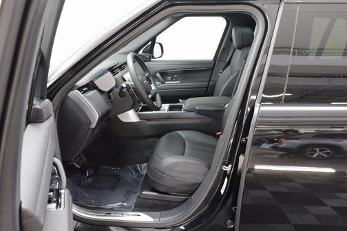 2025 Land Rover Range Rover P400 SE 7 Seat