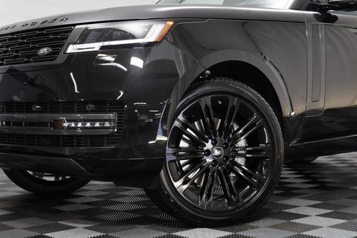 2025 Land Rover Range Rover P400 SE 7 Seat