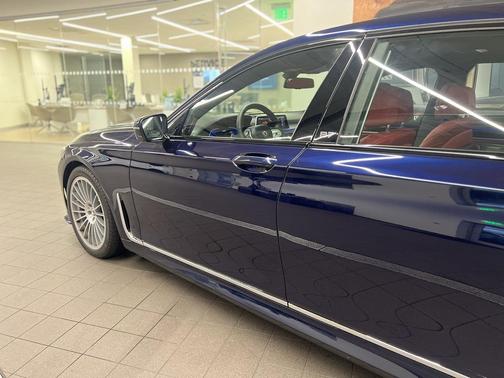 2022 BMW ALPINA B7 xDrive