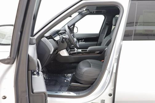 2025 Land Rover Range Rover P400 SE