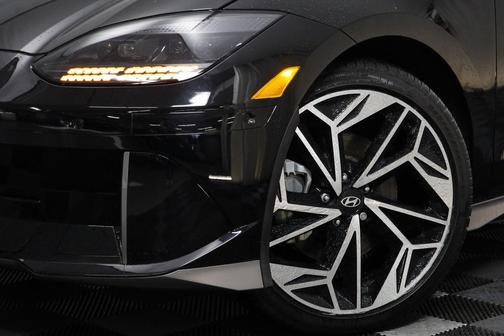 2024 Hyundai IONIQ 6 Limited