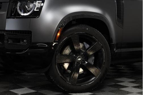 2025 Land Rover Defender 110 P500 X-Dynamic SE