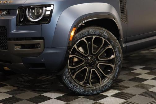 2026 Land Rover Defender V8