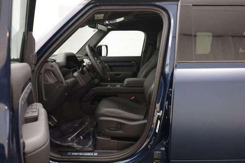 2026 Land Rover Defender V8