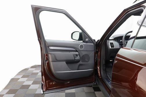 2026 Land Rover Discovery Tempest Edition