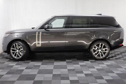 2025 Land Rover Range Rover SE