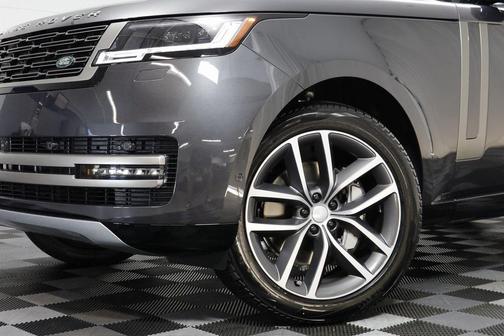 2025 Land Rover Range Rover SE