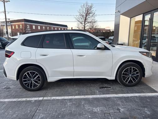 2025 BMW X1 xDrive28i