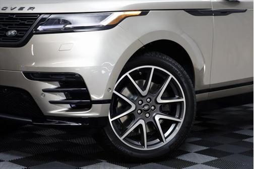 2026 Land Rover Range Rover Velar Dynamic SE