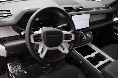 2025 Land Rover Defender 130 P400 X-Dynamic SE