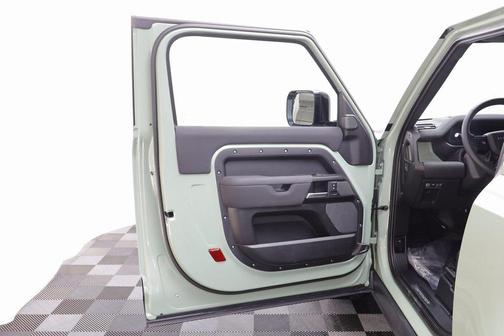 2023 Land Rover Defender 90 75th Edition