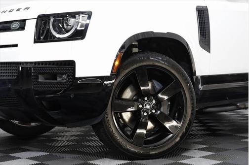 2025 Land Rover Defender 110 P400 X-Dynamic SE