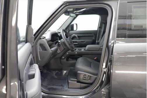 2025 Land Rover Defender 110 P500 X-Dynamic SE