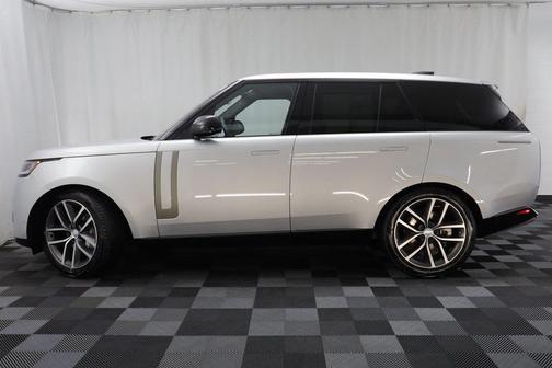 2025 Land Rover Range Rover SE