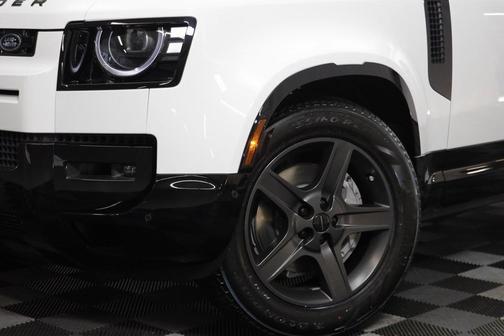 2026 Land Rover Defender X-Dynamic SE