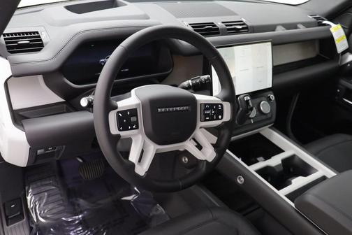 2026 Land Rover Defender X-Dynamic SE