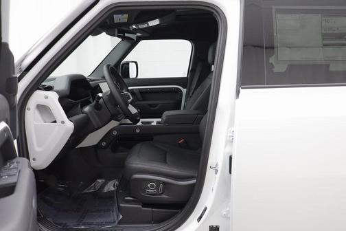 2026 Land Rover Defender X-Dynamic SE