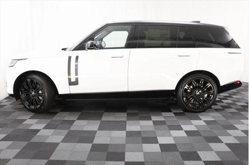 2025 Land Rover Range Rover P530 SE 7 Seat