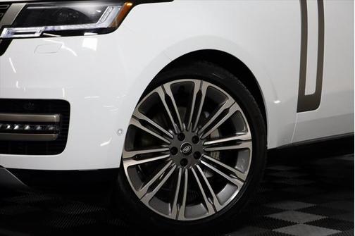 2025 Land Rover Range Rover P400 SE