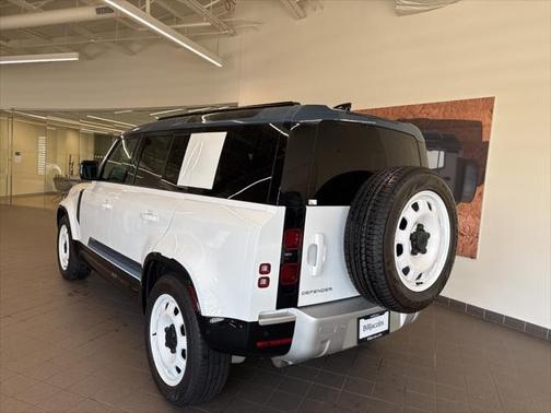 2025 Land Rover Defender 110 P400 S