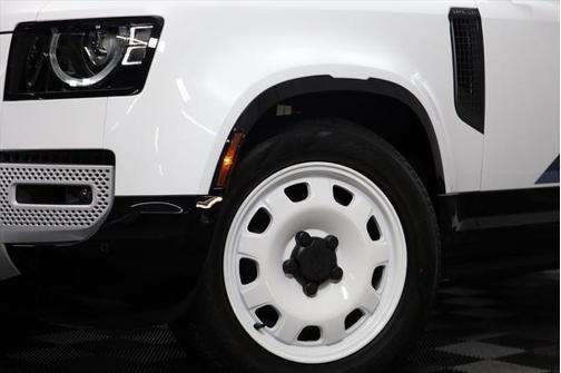 2025 Land Rover Defender 110 P400 S
