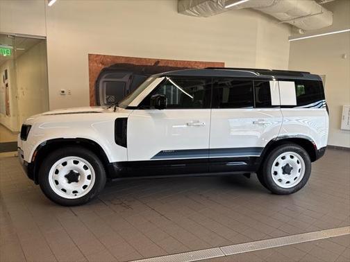 2025 Land Rover Defender 110 P400 S