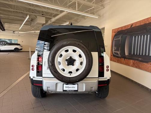 2025 Land Rover Defender 110 P400 S