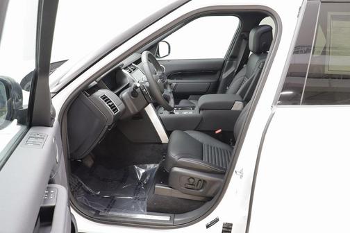 2025 Land Rover Discovery P300 S