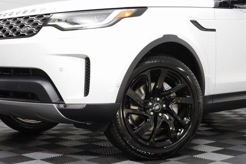 2025 Land Rover Discovery P300 S