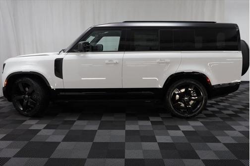 2025 Land Rover Defender X-Dynamic SE