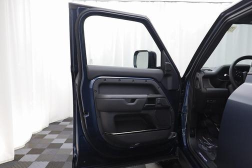 2026 Land Rover Defender V8