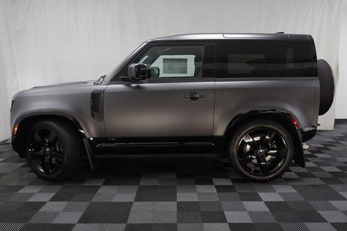 2025 Land Rover Defender V8