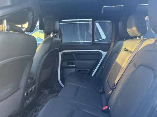 2023 Land Rover Defender 110 V8