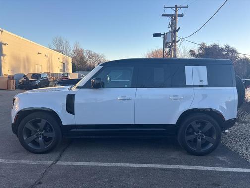 2023 Land Rover Defender 110 V8