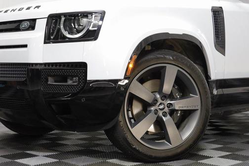 2023 Land Rover Defender 110 V8