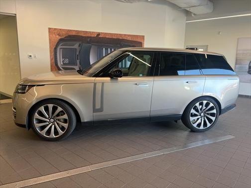 2023 Land Rover Range Rover P530 SE
