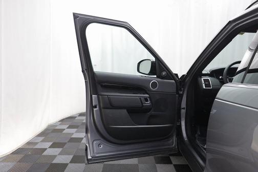 2025 Land Rover Discovery P300 S