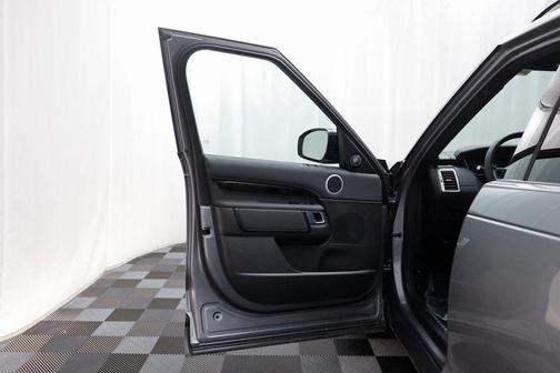 2025 Land Rover Discovery P300 S