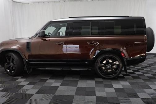 2025 Land Rover Defender 130 P400 X-Dynamic SE