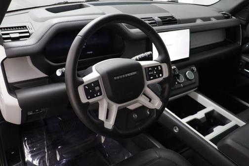 2025 Land Rover Defender 110 P400 S