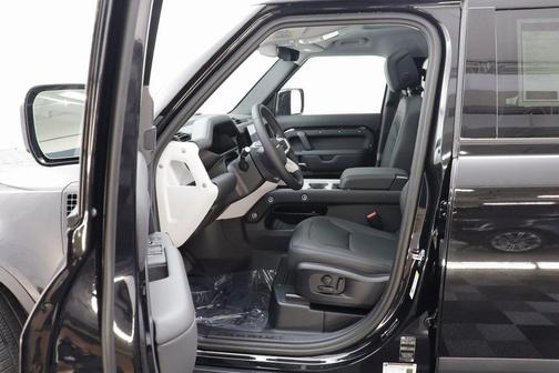 Santorini Black Metallic 2025 Land Rover Defender 110 P400 S