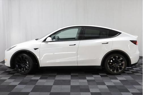 2022 Tesla Model Y Long Range Dual Motor All-Wheel Drive