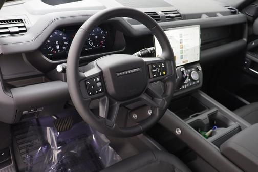 2026 Land Rover Defender X-Dynamic SE