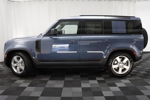 2025 Land Rover Defender 110 P300