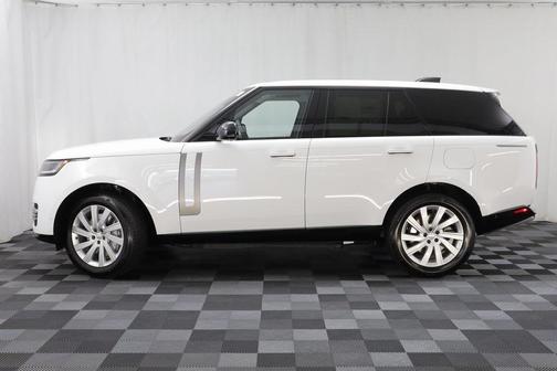 2025 Land Rover Range Rover SE