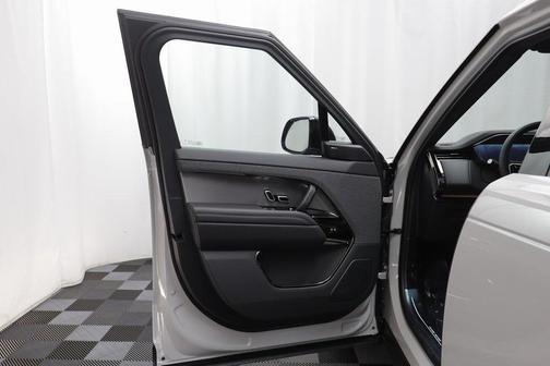 Borasco Grey Metallic 2025 Land Rover Range Rover Sport SE