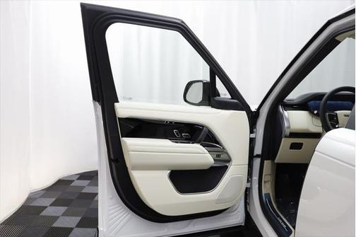 2025 Land Rover Range Rover P530 SE