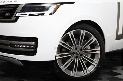 2025 Land Rover Range Rover P530 SE