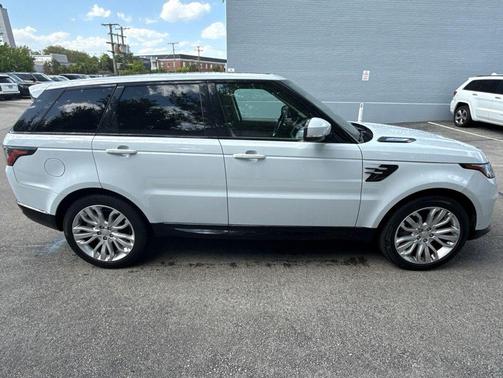 Yulong White Metallic 2019 Land Rover Range Rover Sport HSE
