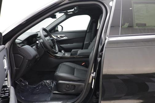 2026 Land Rover Range Rover Velar Dynamic SE